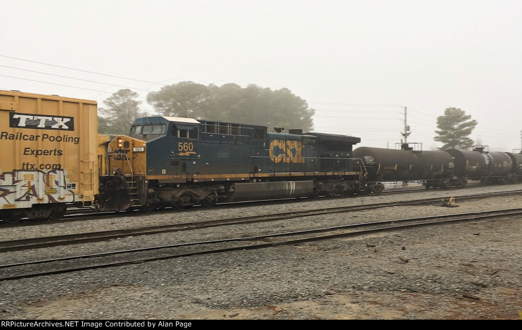 CSX 560 mid train